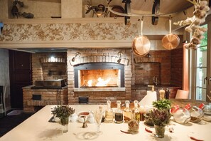Free daily buffet breakfast - Chopin Hotel (Lviv)