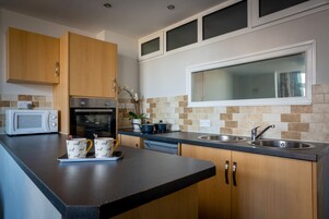 Apartment, 1 Bedroom, Ground Floor | Bed sheets