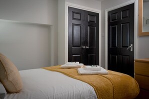 Apartment, 1 Bedroom, Private Bathroom, Ground Floor | Bed sheets - Coasters Hotel & Apartments (Skegness)