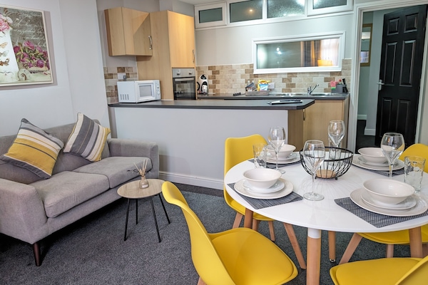 Apartment, 1 Bedroom, Ground Floor | Bed sheets