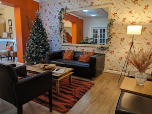 Lounge - Coasters Hotel & Apartments (Skegness)