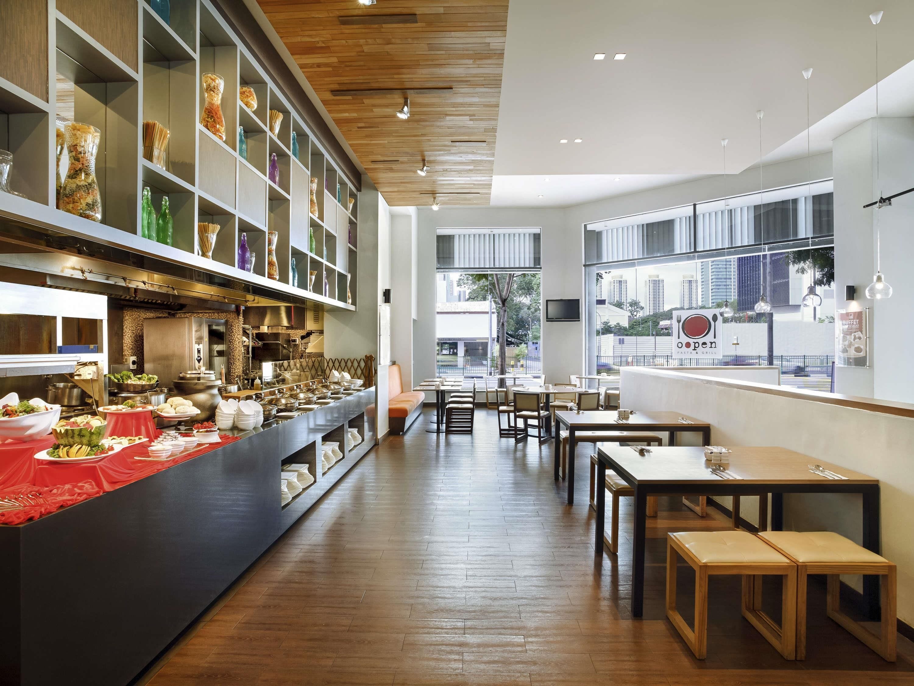 Frühstück, Mittagessen, internationale Küche, Speisen im Freien 