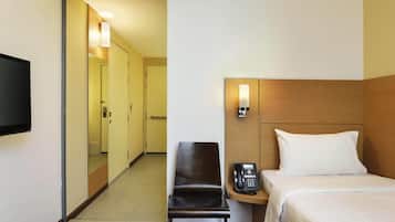 Room, 1 Twin Bed | In-room safe, desk, laptop workspace, blackout drapes