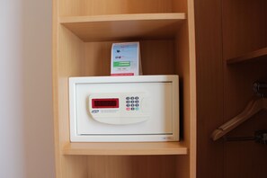 Phòng, 1 giường đơn | Két an toàn