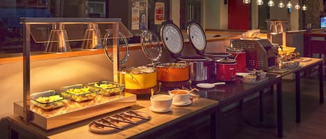 Daily buffet breakfast for a fee