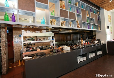 Desayuno buffet todos los días (con cargo). ibis Singapore Novena