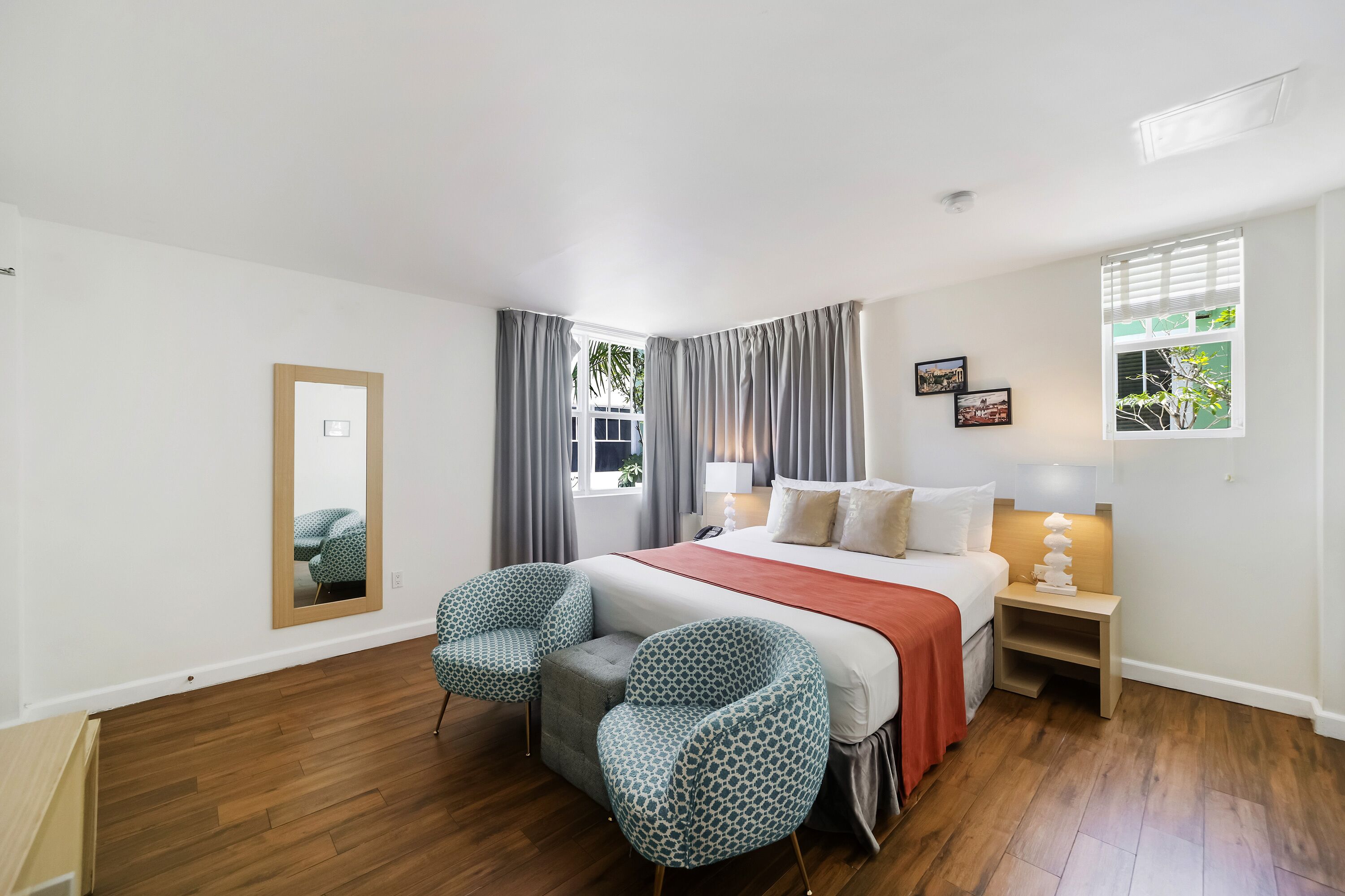 Habitación Confort, 1 cama de matrimonio, baño privado | Sábanas de algodón egipcio y ropa de cama de alta calidad