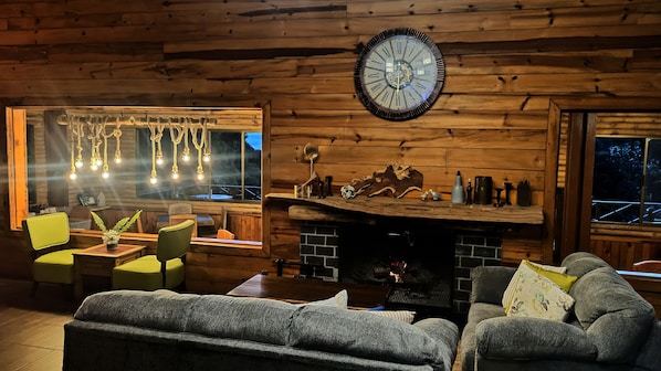 Breakfast, lunch and dinner served