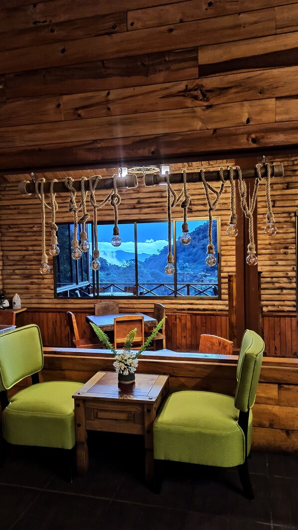 Breakfast, lunch and dinner served