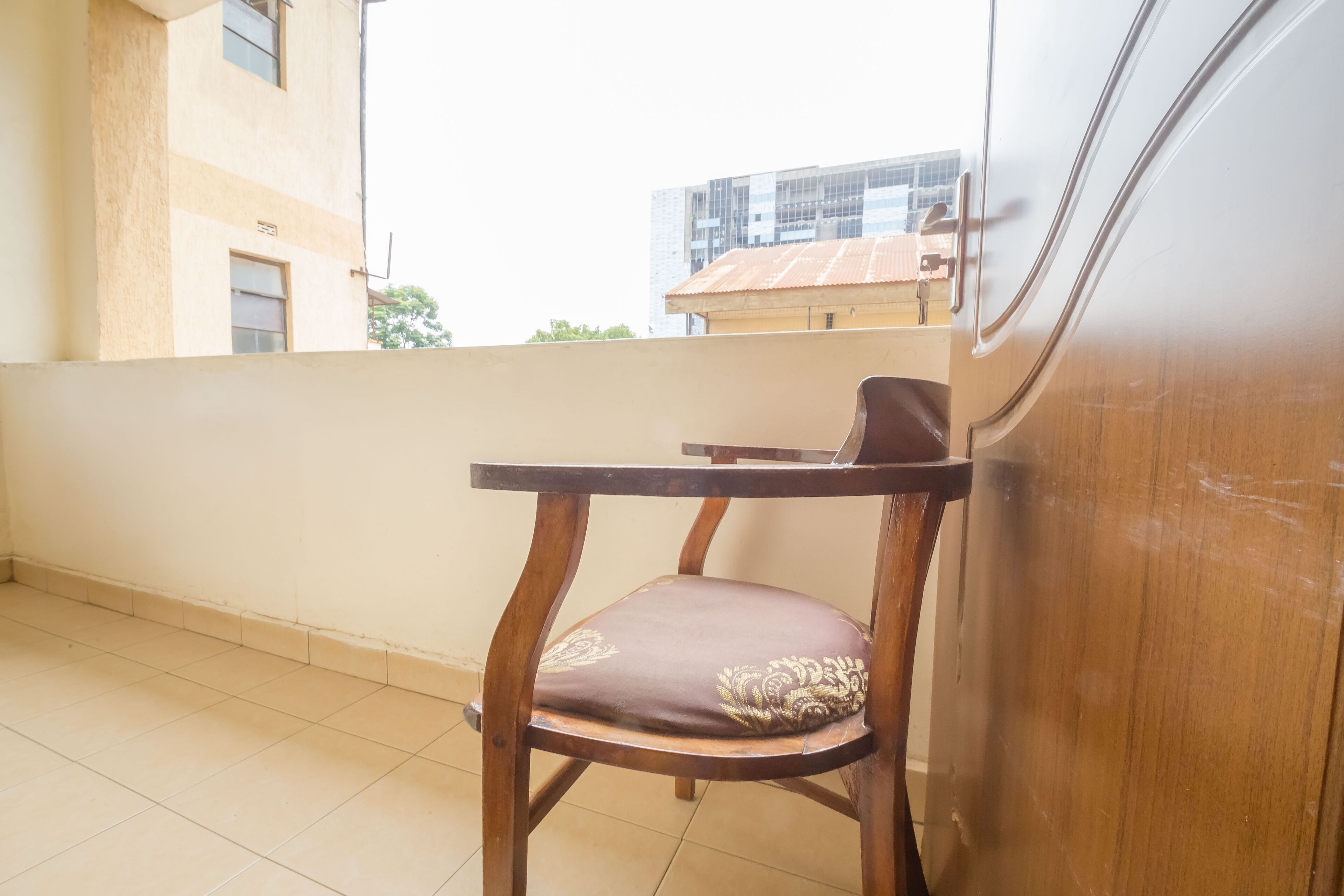 basic single room | desk, free wifi, bed sheets