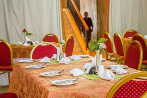 Dining - The Stand Leisure Hotel (Nairobi)