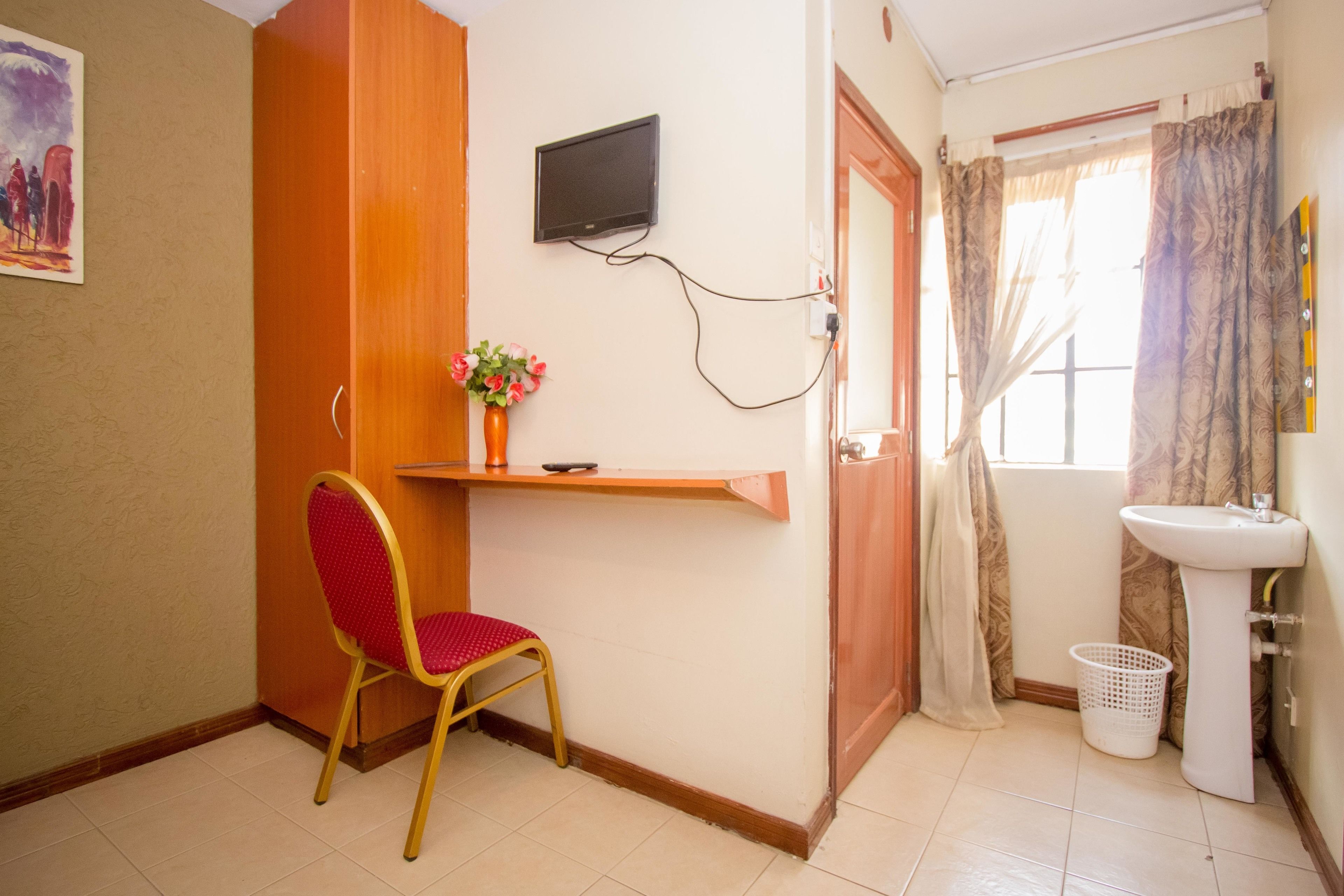 desk, free wifi, bed sheets