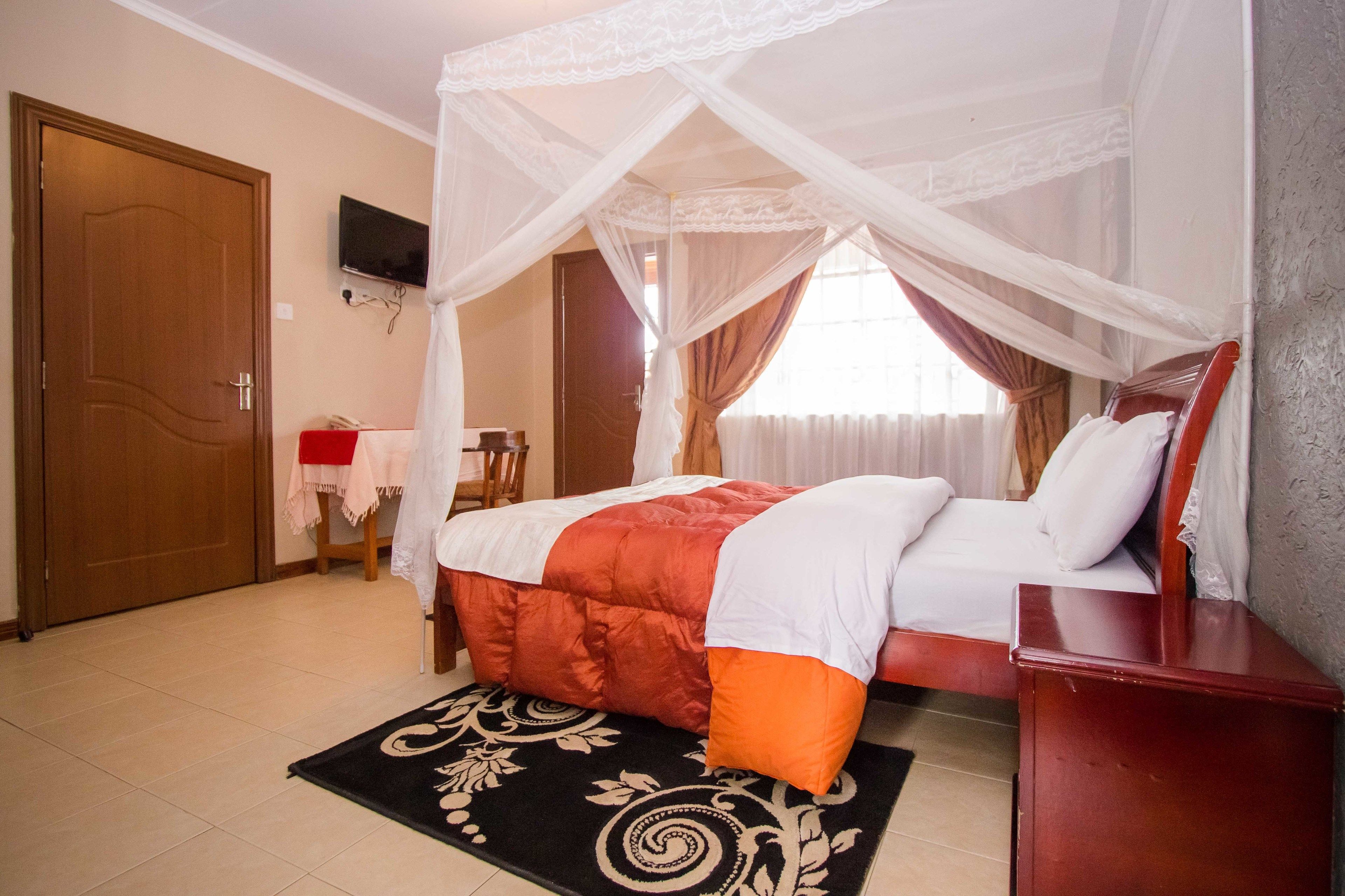 Desk, free WiFi, bed sheets