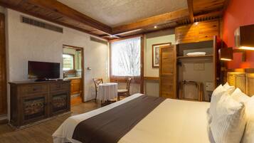 Habitación estándar | Ropa de cama de alta calidad, edredón y minibar