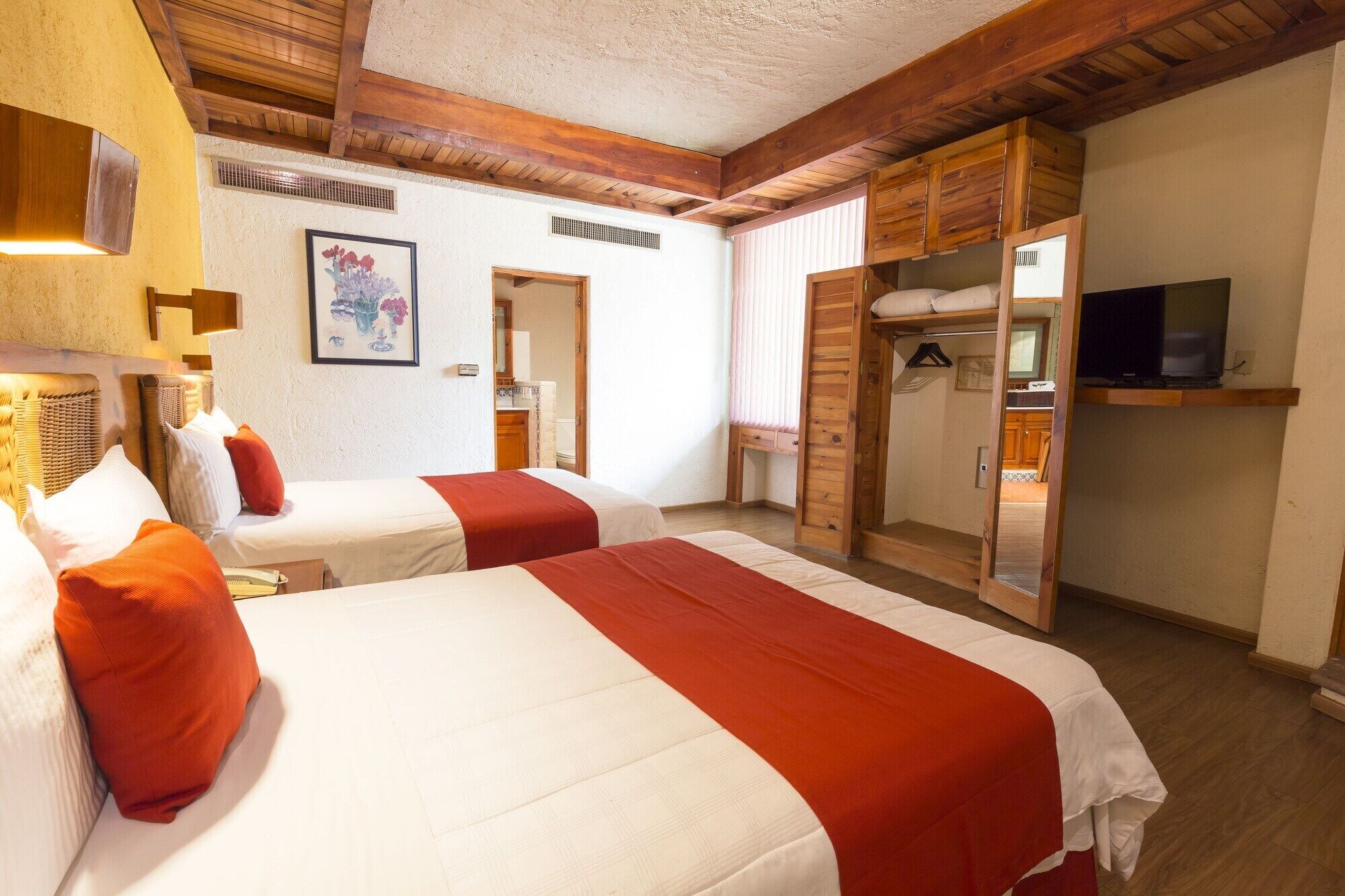 Ropa de cama de alta calidad, edredón y minibar 