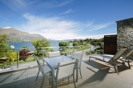 Vista desde la propiedad. Lakeside Apartments
