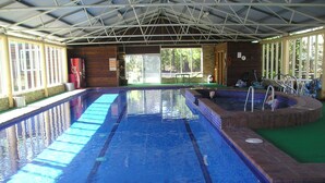 Una piscina techada