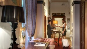 Reception - Tolentino Suites (Rome)