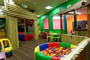 Children  ’s play area – indoor