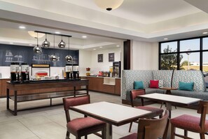 Ilmainen päivittäinen buffetaamiainen 