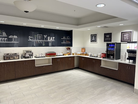 含每日吃到飽早餐