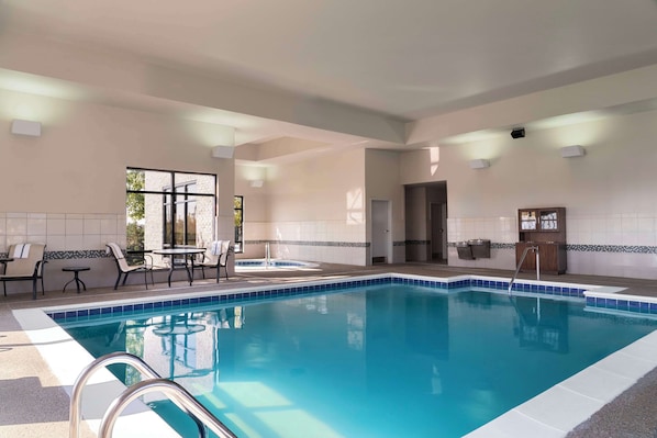 Indoor pool - Hampton Inn Ft. Wayne/Dupont Road (Fort Wayne)