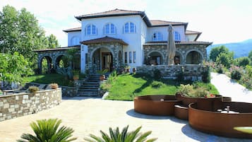 Fachada da propriedade