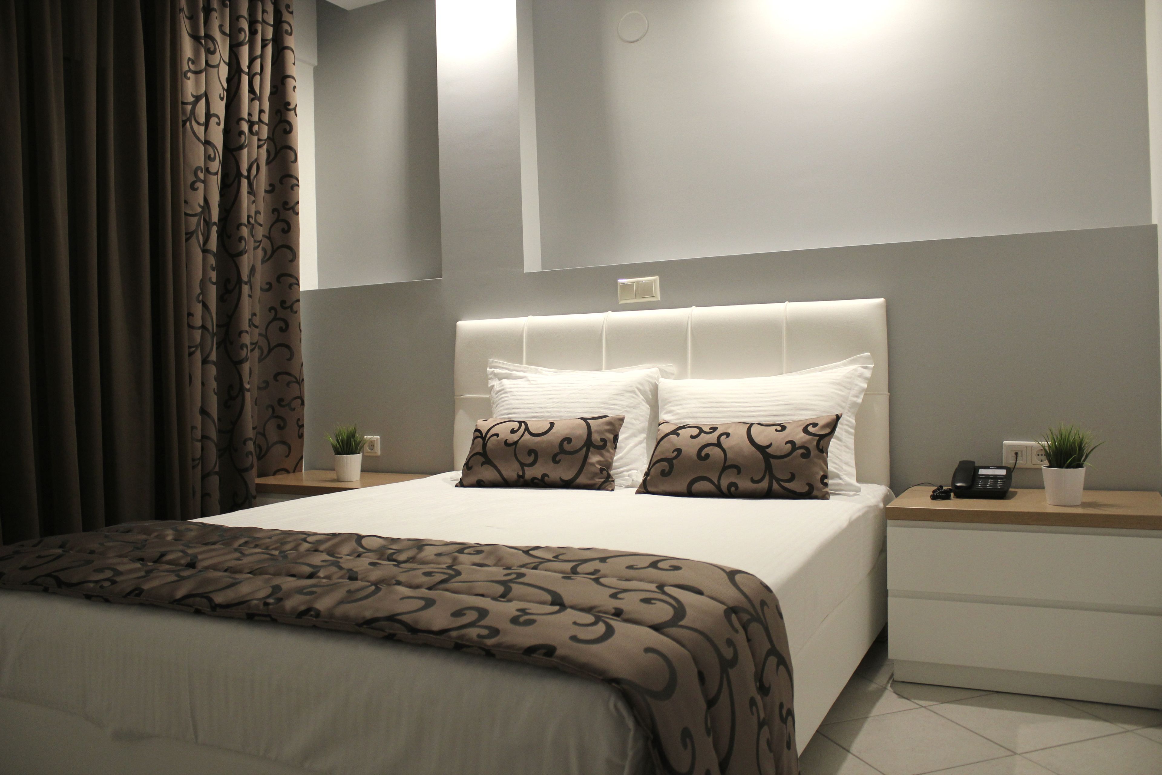 deluxe quadruple room, 2 bedrooms | in-room safe, desk, blackout curtains, soundproofing