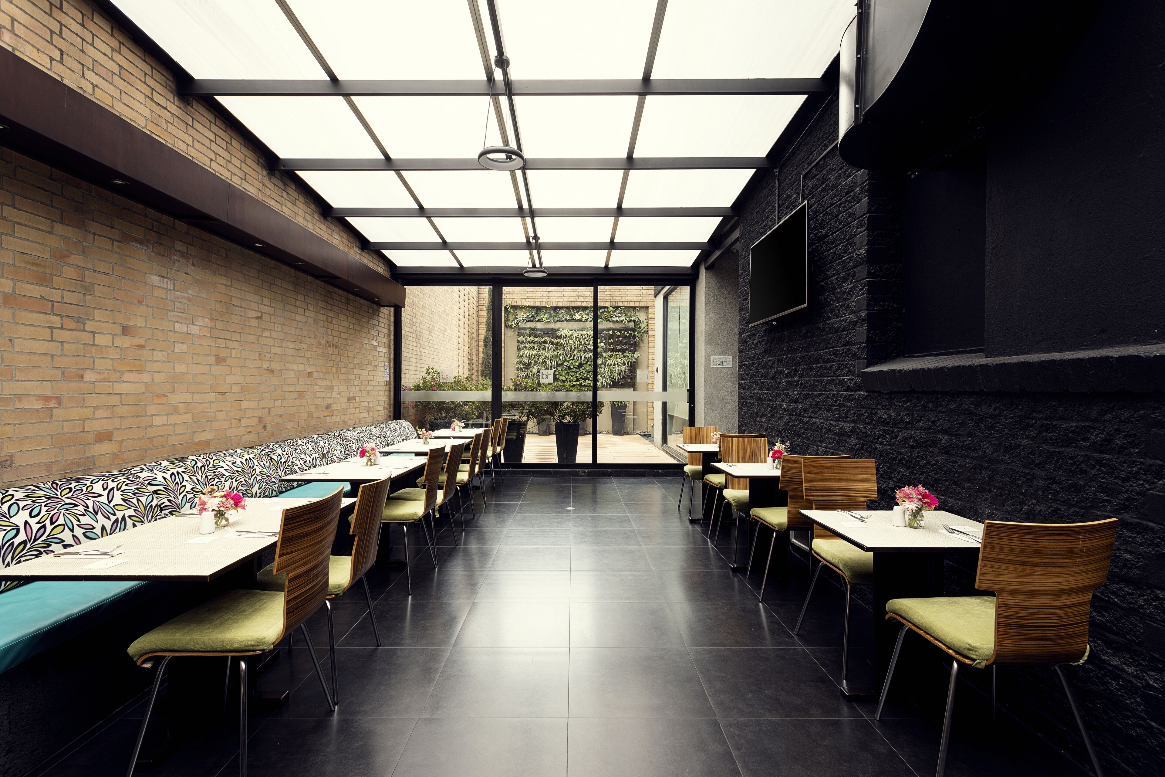 daily continental breakfast (cop 42000 per person)