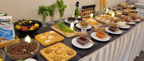 Aperto a colazione, pranzo e cena, cucina turca