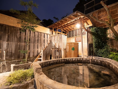 Bañera de hidromasaje exterior