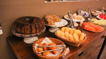 Makanan dan minuman