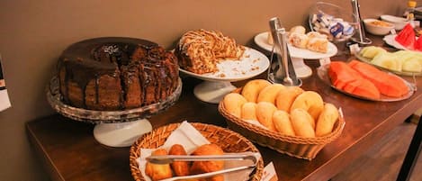 Alimentos y bebidas