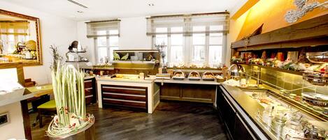 Ilmainen päivittäinen buffetaamiainen