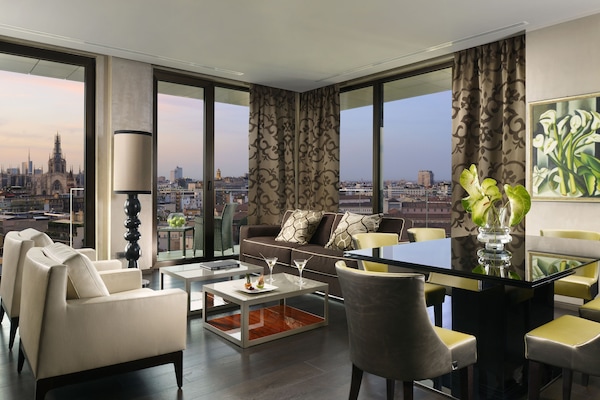 Suite Présidentielle (Duomo view) | Vue de la chambre