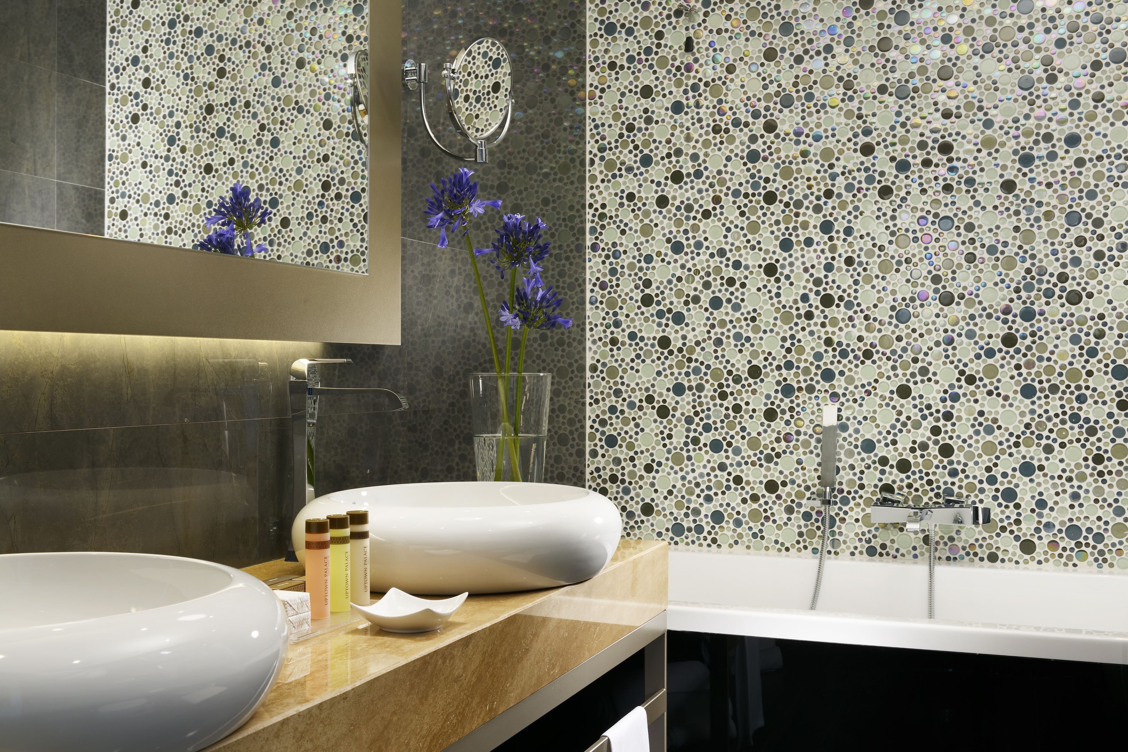 suite (duomo view) | bathroom amenities | shower, free toiletries, hair dryer, bathrobes