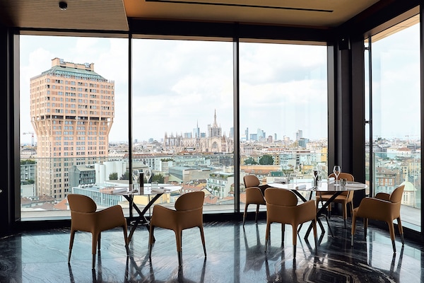 Aperto a colazione, pranzo e cena, cucina italiana