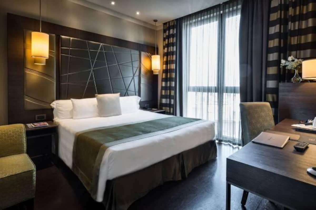 Premium bedding, down duvets, minibar, in-room safe