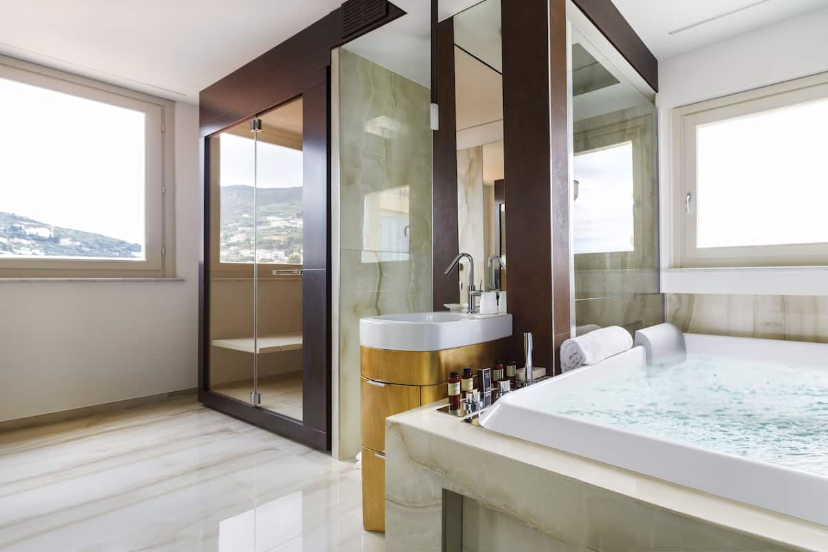 Suite, Whirlpool, Meerblick (Wellness Suite Sauna and Terrace) | Zimmerausstattung