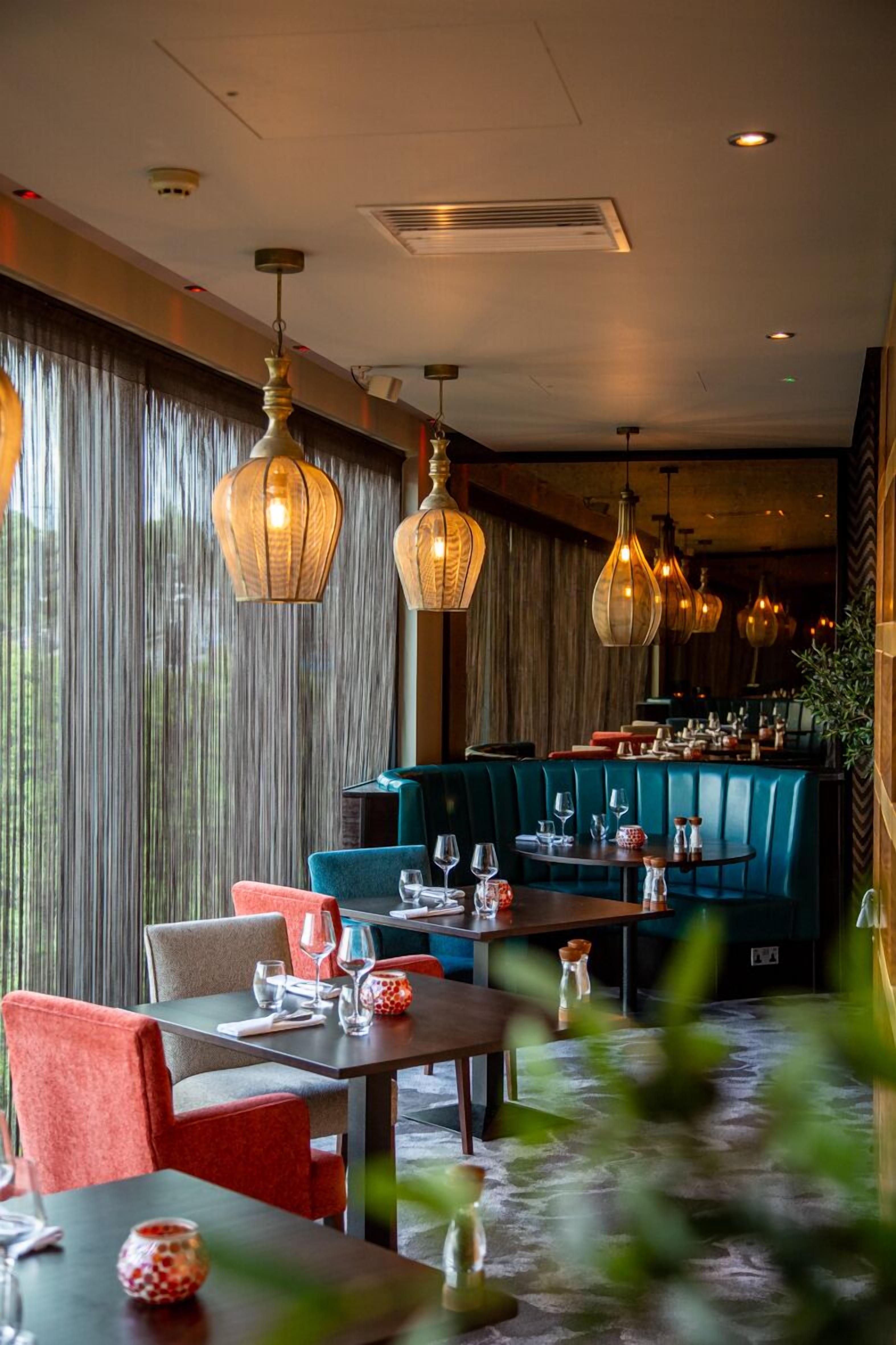 breakfast, lunch and dinner served