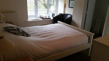 1 Schlafzimmer, Schreibtisch, Bügeleisen/Bügelbrett, kostenloses WLAN