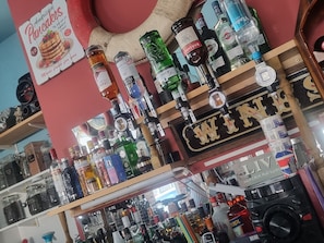 Bar (trong khuôn viên)