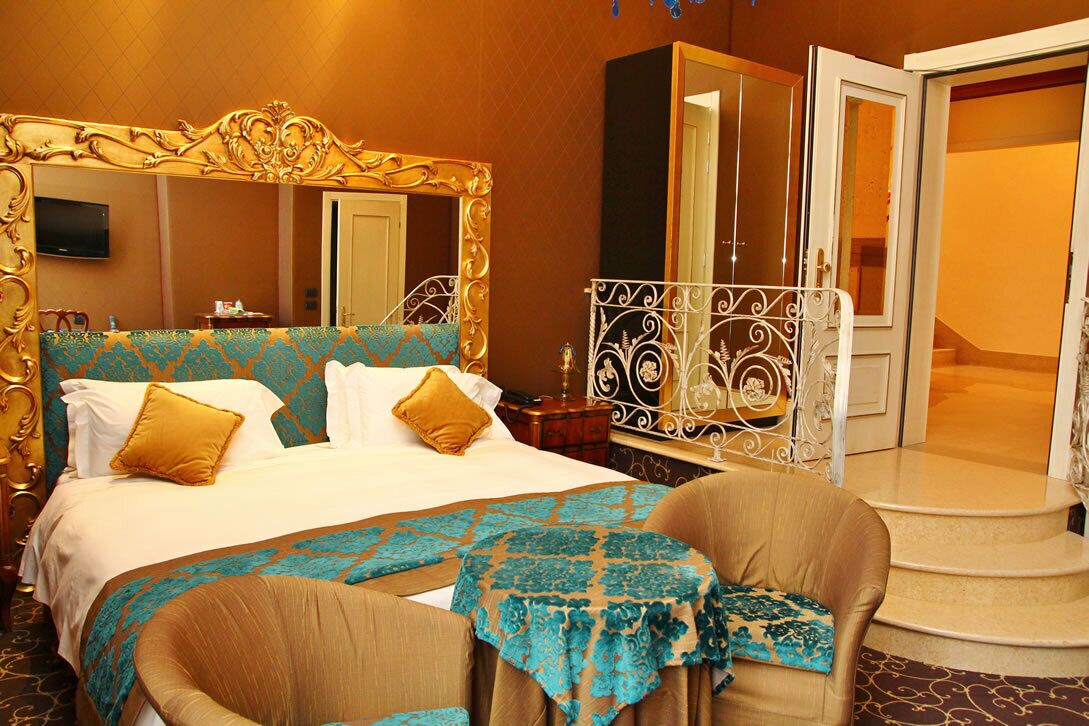 standard double or twin room | in-room safe, desk, blackout curtains, soundproofing