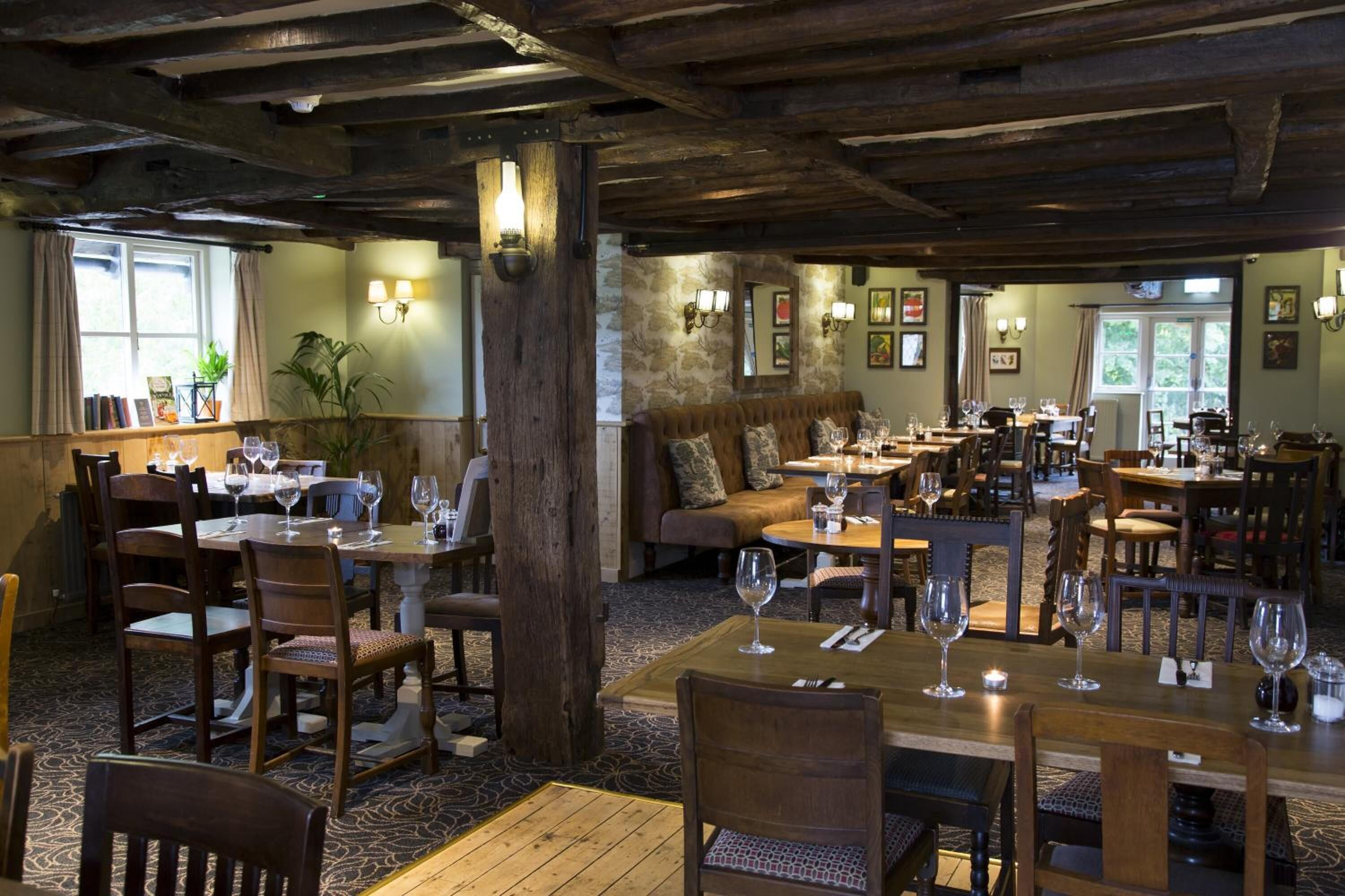 breakfast, lunch and dinner served