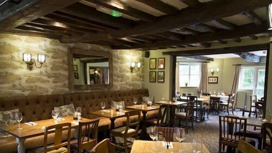 Hadley Bowling Green Inn