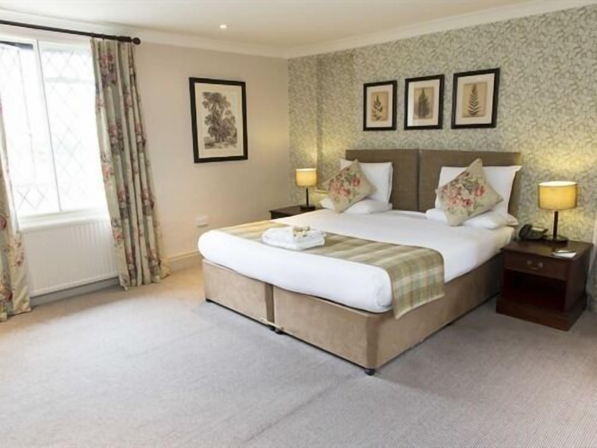 superior double room, ensuite | premium bedding, desk, iron/ironing board, free cots/infant beds