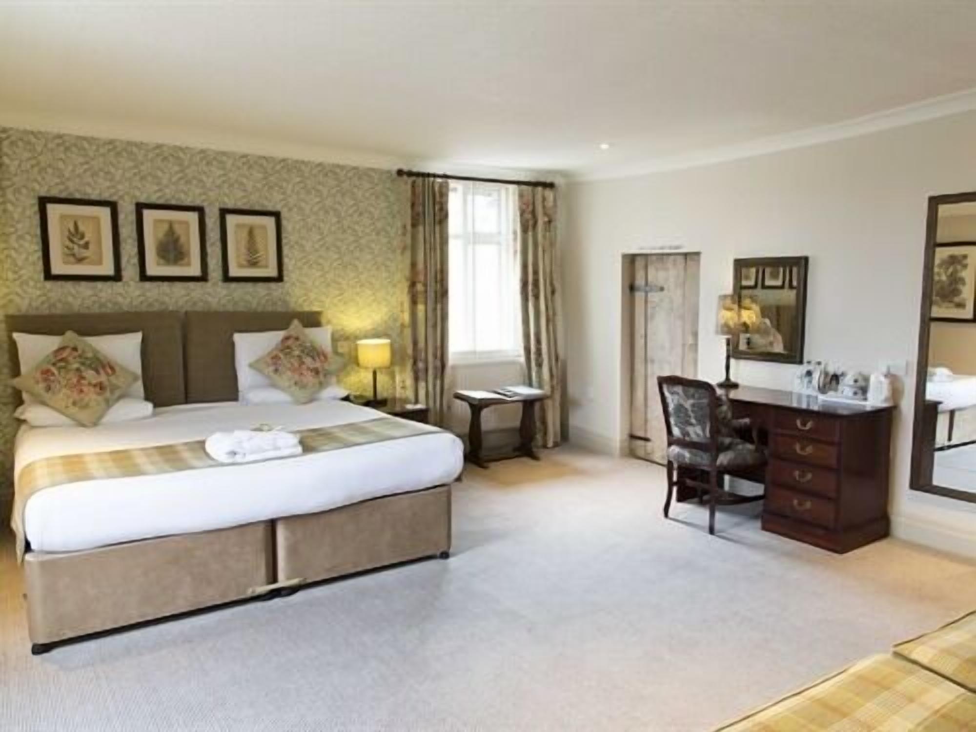 luxury double room (ensuite) | premium bedding, desk, iron/ironing board, free cots/infant beds