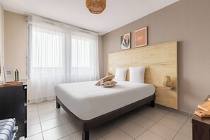 Studio | Värdeförvaringsskåp på rummet, ljudisolering och strykjärn/strykbräda