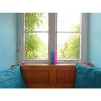 Escritorio, tabla de planchar con plancha y wifi gratis 