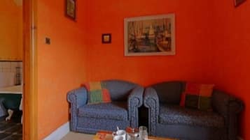Habitación doble estándar | Escritorio, tabla de planchar con plancha y wifi gratis